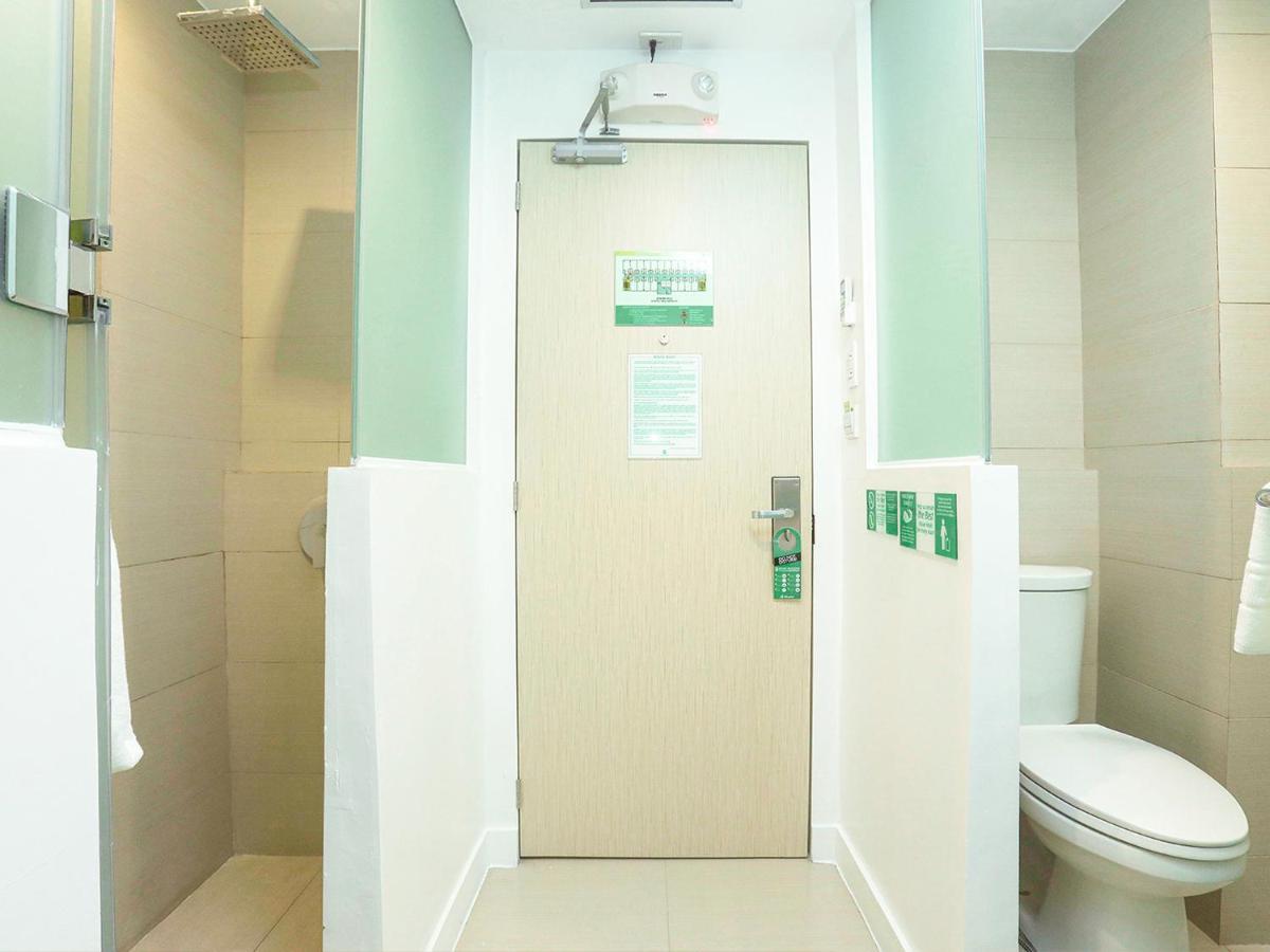 Go Hotels Timog Quezon City Exterior photo
