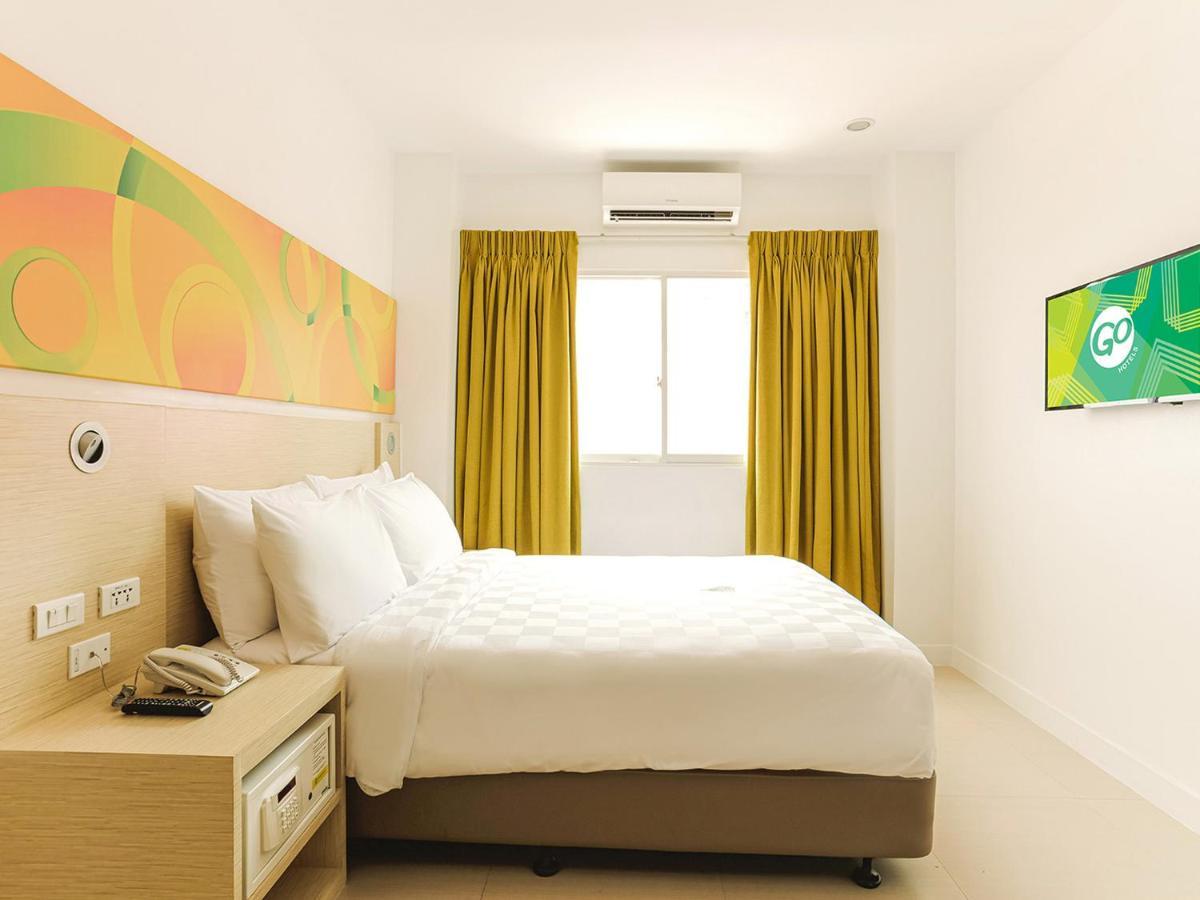 Go Hotels Timog Quezon City Exterior photo
